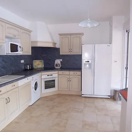 Le Trianon Apartment *