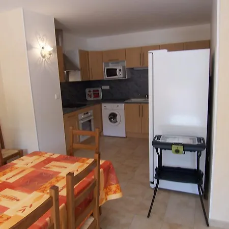 Le Trianon Apartment *